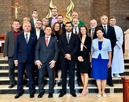 Parafialna Rada Duszpasterska — wspólne zdjęcie